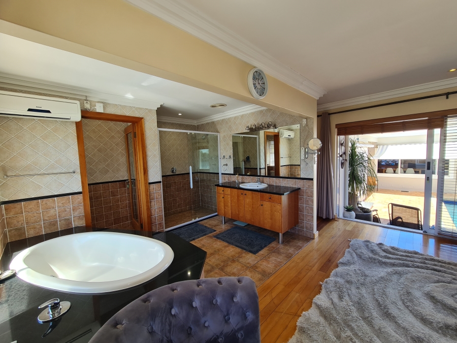 4 Bedroom Property for Sale in Steynsrust Western Cape